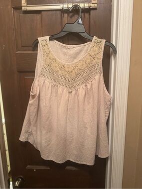 Women’s Ivory Tan Cream 2XL Sleeveless Blouse